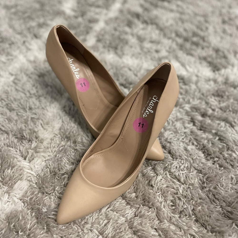 Beige heel